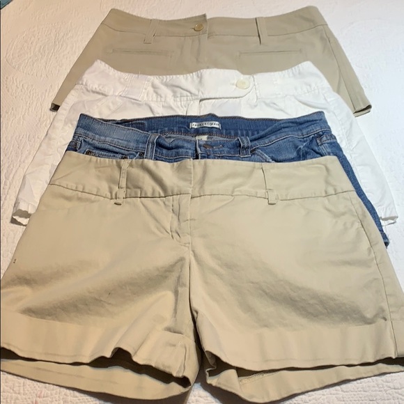 Express Pants - Bundle of 4 pairs of shorts. 6